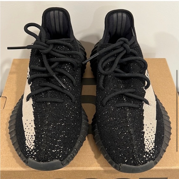 Yeezy Boost 350 V2 Oreo Men’s 5/ Women’s 7 - Picture 1 of 4